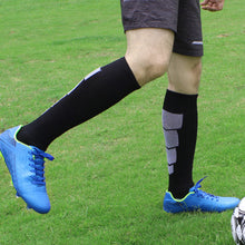 Load image into Gallery viewer, Hawkwell Men's Outdoor Firm Ground Soccer Cleats